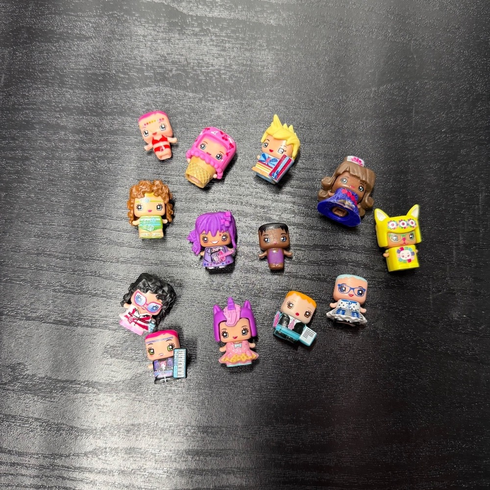 My Mini MixieQ's Doll Figurines Lot of 13 Mixed lot